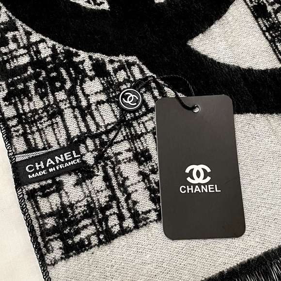 NewChanel Shawl Scarf Cashmere and Silk 70x24 - Picture 6 of 12